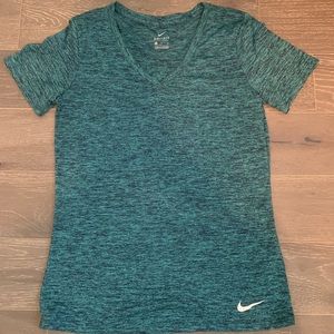 Nike dry fit workout top!